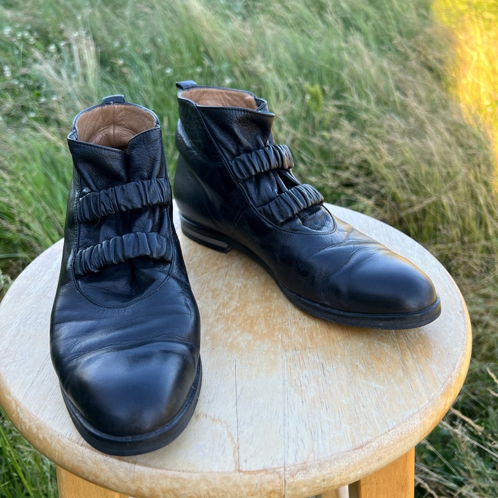 Rare! Tokio Kumagai black leather shoes